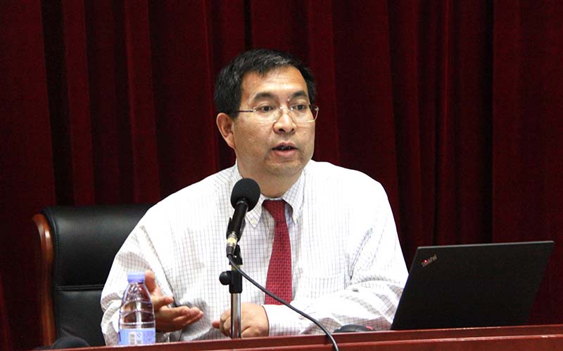 02众环海华宋玮董事长出席宣讲会并授课.jpg